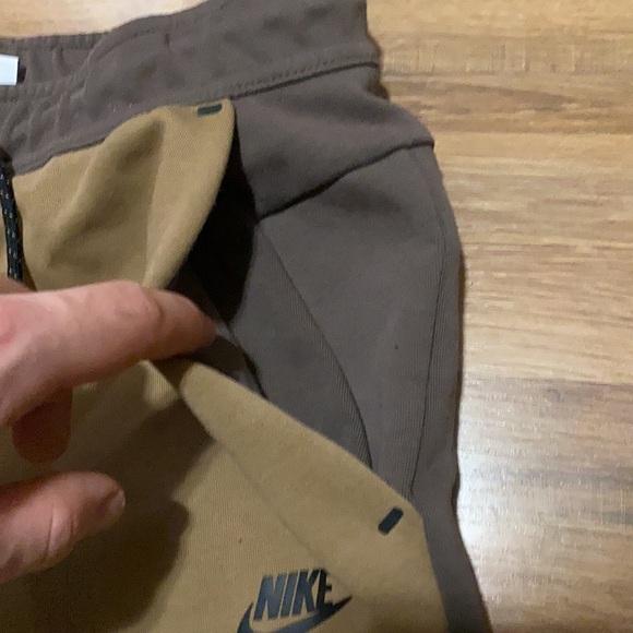 Nike tech fleece two tone joggers - Picture 3 of 7
